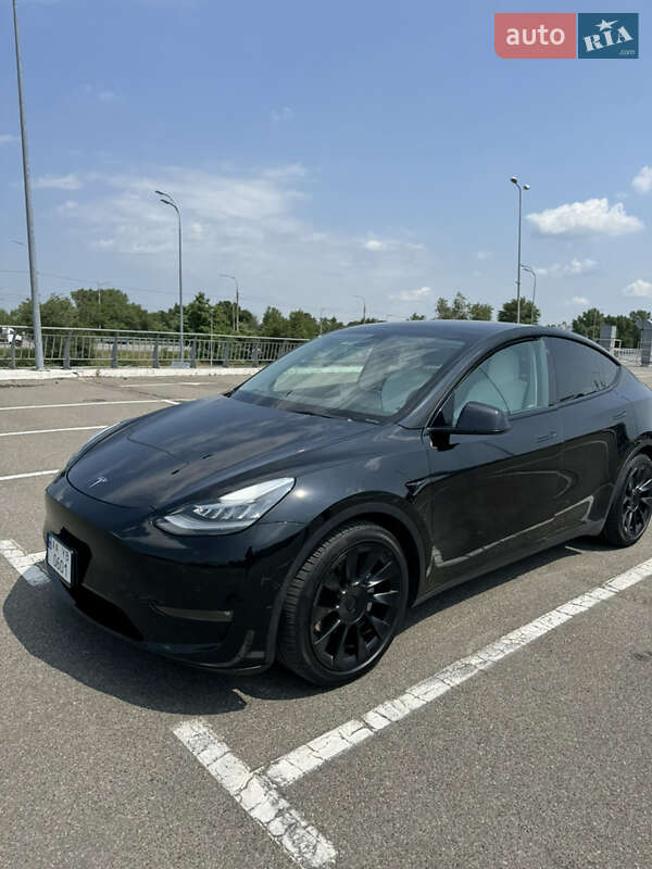 Внедорожник / Кроссовер Tesla Model Y 2021 в Киеве