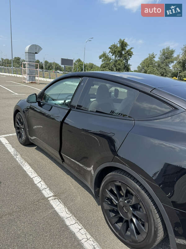 Внедорожник / Кроссовер Tesla Model Y 2021 в Киеве