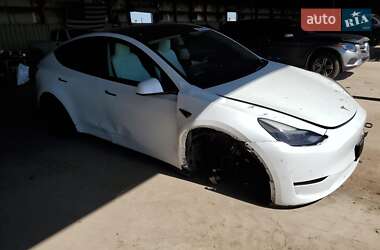 Внедорожник / Кроссовер Tesla Model Y 2021 в 