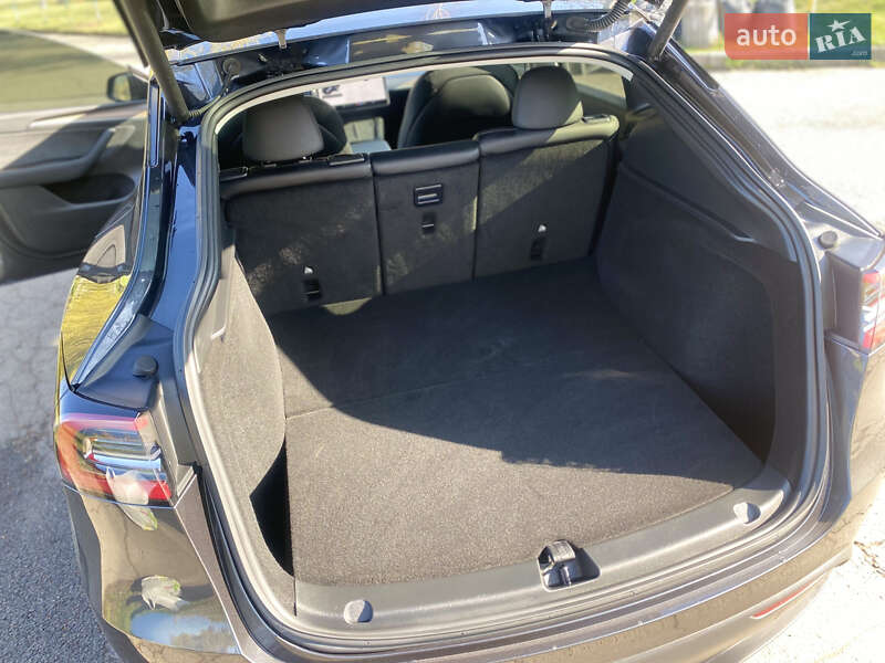Внедорожник / Кроссовер Tesla Model Y 2024 в Ровно