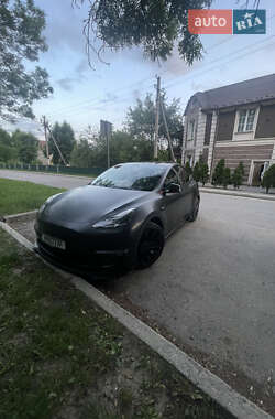 Позашляховик / Кросовер Tesla Model Y 2023 в Чернівцях