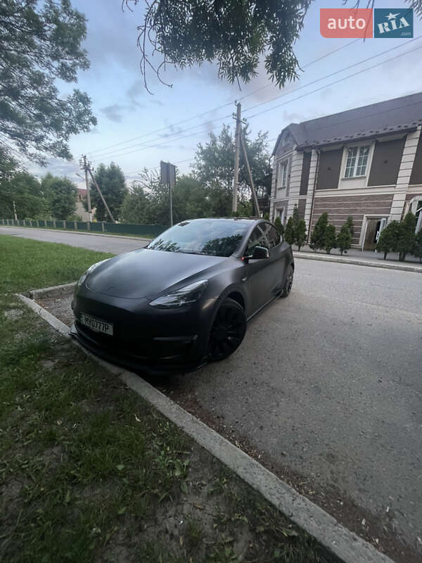 Tesla Model Y 2023