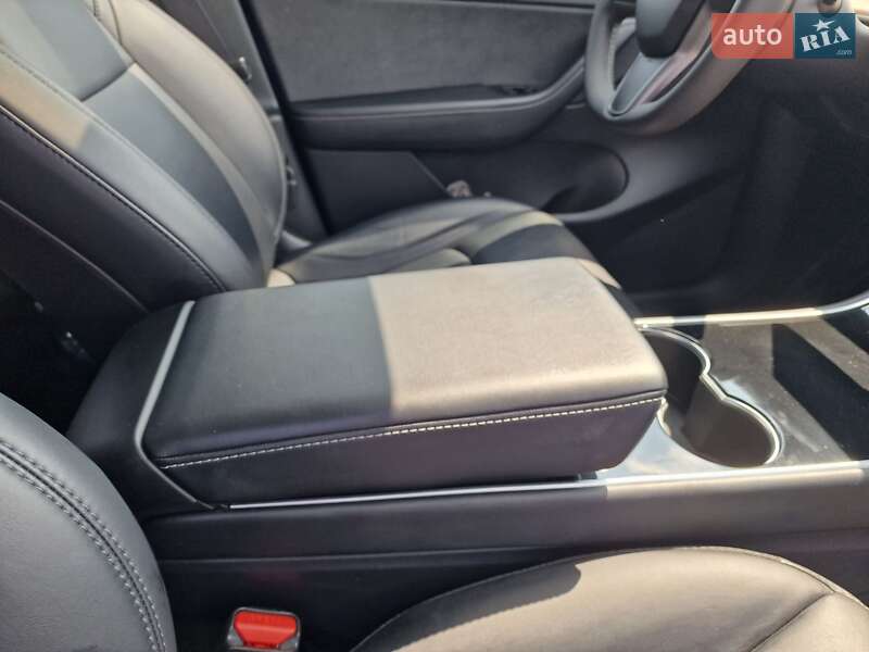 Внедорожник / Кроссовер Tesla Model Y 2020 в Львове