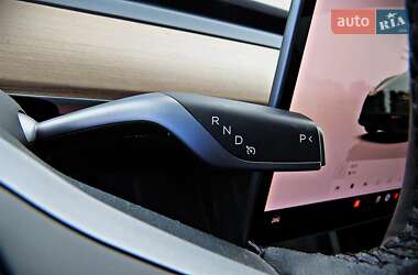 Внедорожник / Кроссовер Tesla Model Y 2022 в 