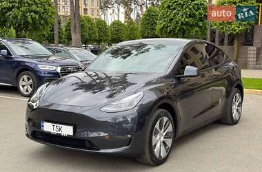 Внедорожник / Кроссовер Tesla Model Y 2024 в 