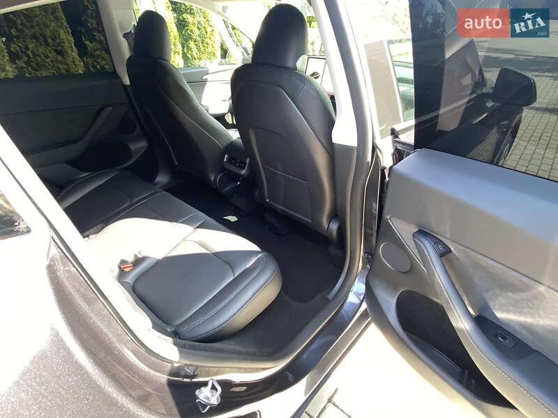 Внедорожник / Кроссовер Tesla Model Y 2024 в Черкассах