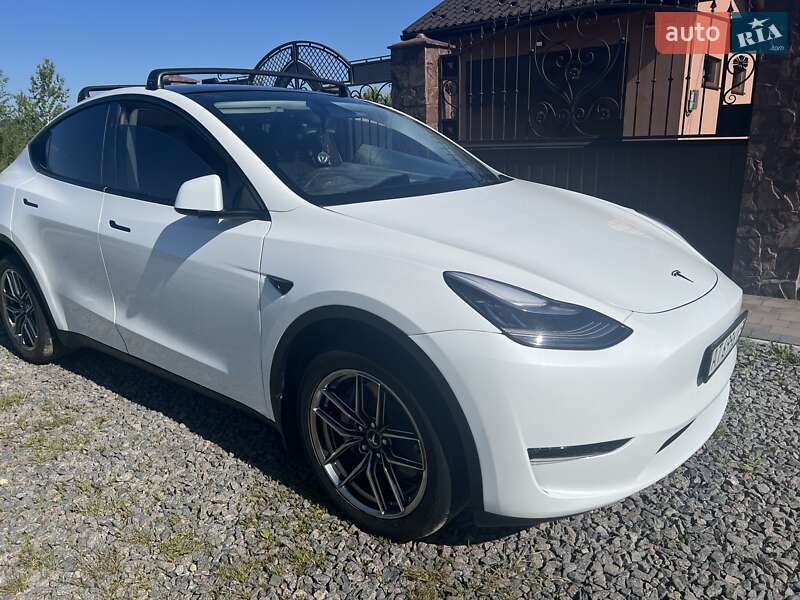 Внедорожник / Кроссовер Tesla Model Y 2023 в Ивано-Франковске