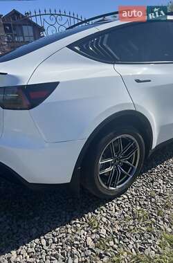 Внедорожник / Кроссовер Tesla Model Y 2023 в 