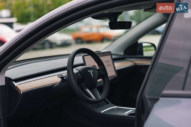 Внедорожник / Кроссовер Tesla Model Y 2024 в Львове