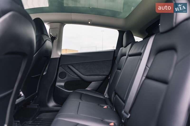 Внедорожник / Кроссовер Tesla Model Y 2024 в Львове