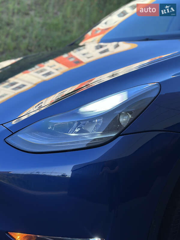 Внедорожник / Кроссовер Tesla Model Y 2023 в Ровно