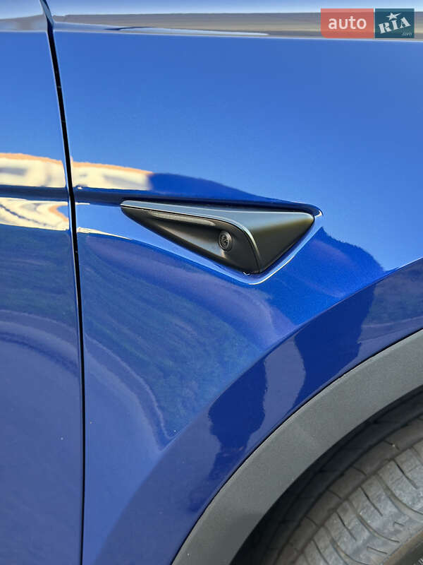 Внедорожник / Кроссовер Tesla Model Y 2023 в Ровно