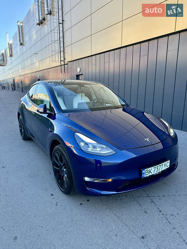 Внедорожник / Кроссовер Tesla Model Y 2023 в Ровно