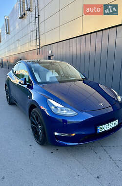 Внедорожник / Кроссовер Tesla Model Y 2023 в 