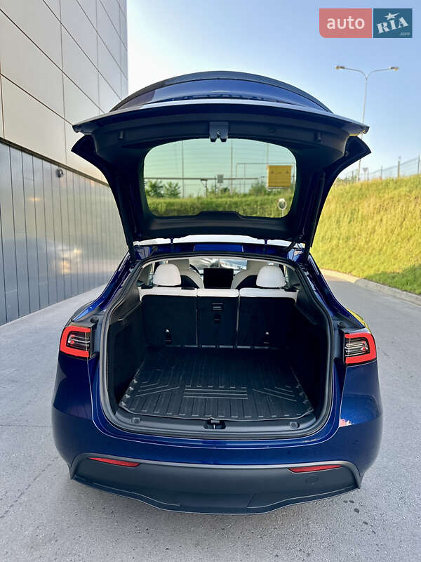 Внедорожник / Кроссовер Tesla Model Y 2023 в Ровно