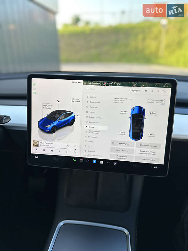 Внедорожник / Кроссовер Tesla Model Y 2023 в Ровно