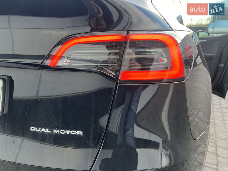 Позашляховик / Кросовер Tesla Model Y 2022 в Рівному фото 3 Позашляховик / Кросовер Tesla Model Y 2022 в Рівному