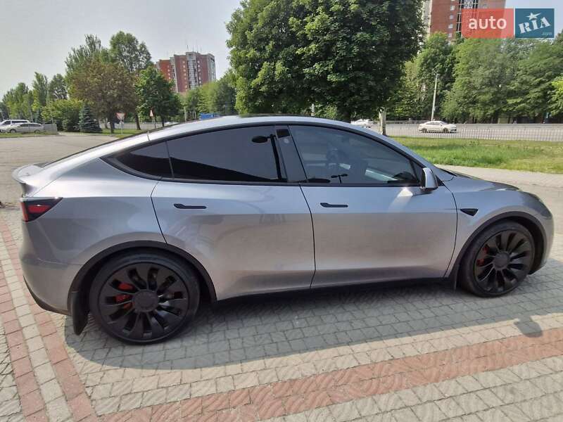 Позашляховик / Кросовер Tesla Model Y 2024 в Дніпрі фото 7 Позашляховик / Кросовер Tesla Model Y 2024 в Дніпрі
