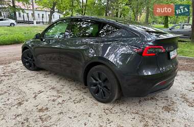 Позашляховик / Кросовер Tesla Model Y 2024 в 