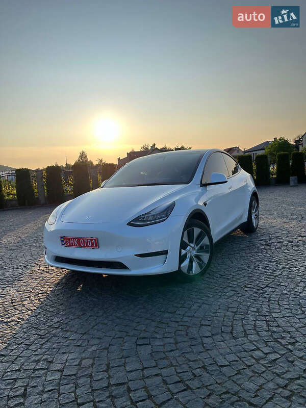 Внедорожник / Кроссовер Tesla Model Y 2021 в 