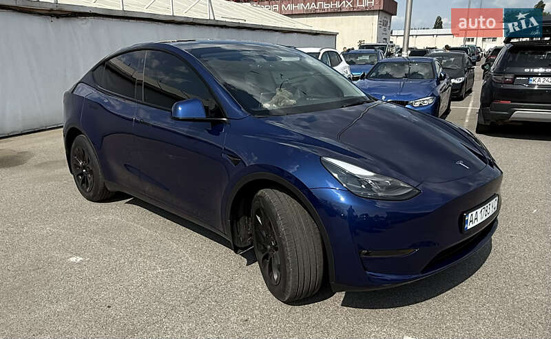 Tesla Model Y 2023