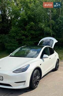 Позашляховик / Кросовер Tesla Model Y 2023 в 