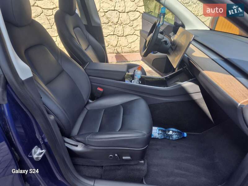 Внедорожник / Кроссовер Tesla Model Y 2021 в Луцке