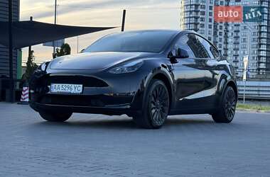 Внедорожник / Кроссовер Tesla Model Y 2024 в 
