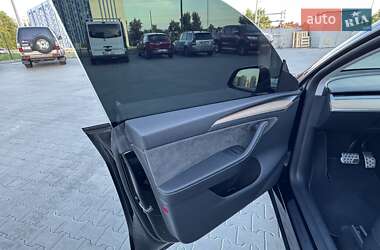 Внедорожник / Кроссовер Tesla Model Y 2024 в 