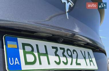 Внедорожник / Кроссовер Tesla Model Y 2021 в 