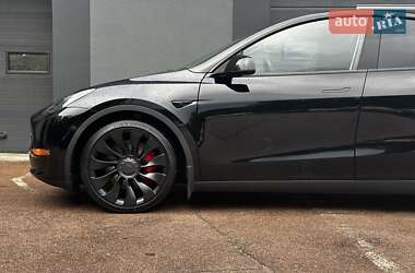 Внедорожник / Кроссовер Tesla Model Y 2023 в 