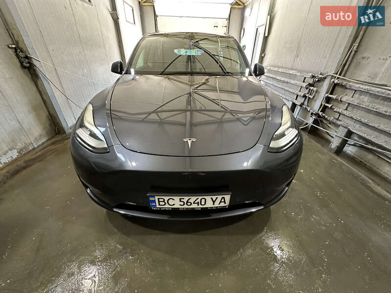 Tesla Model Y 2021