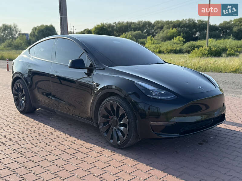 Внедорожник / Кроссовер Tesla Model Y 2021 в Ровно
