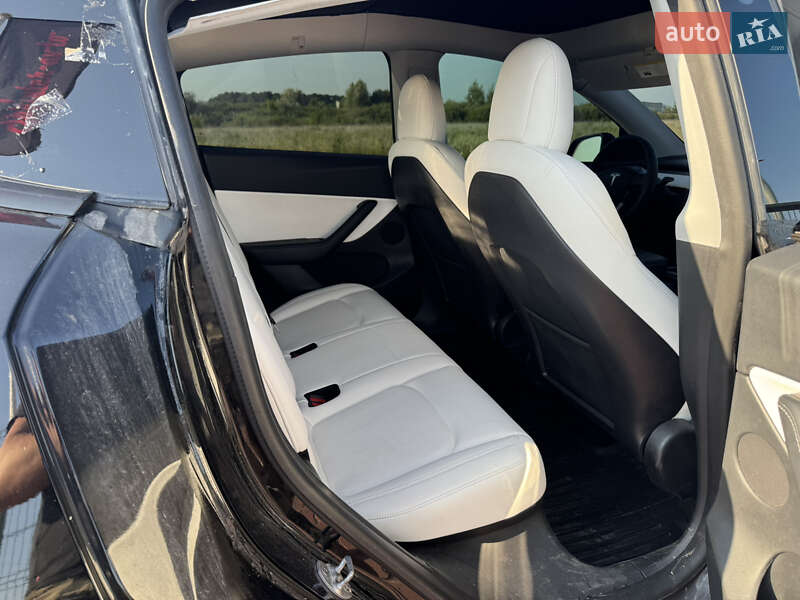 Внедорожник / Кроссовер Tesla Model Y 2021 в Ровно