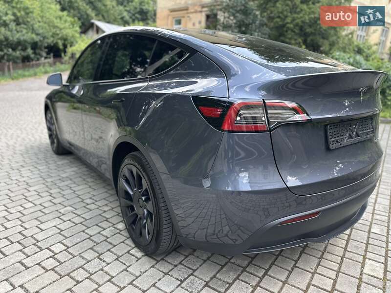 Внедорожник / Кроссовер Tesla Model Y 2023 в Львове