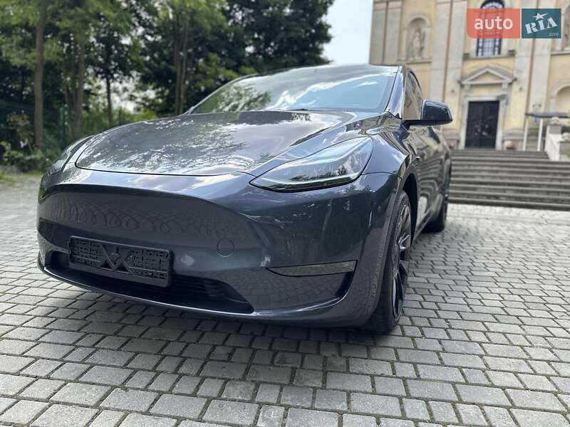 Внедорожник / Кроссовер Tesla Model Y 2023 в Львове
