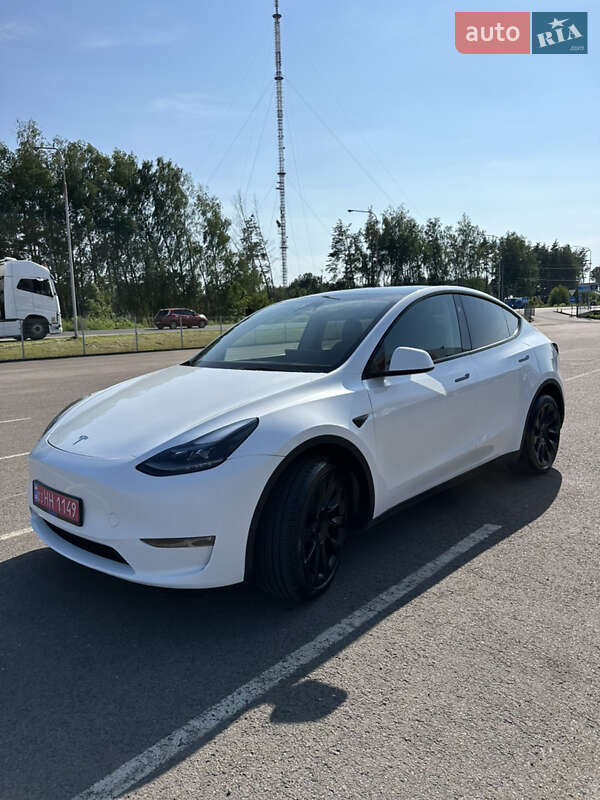 Внедорожник / Кроссовер Tesla Model Y 2024 в 