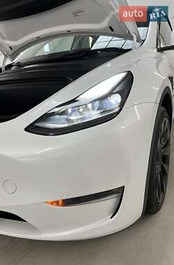 Внедорожник / Кроссовер Tesla Model Y 2024 в 