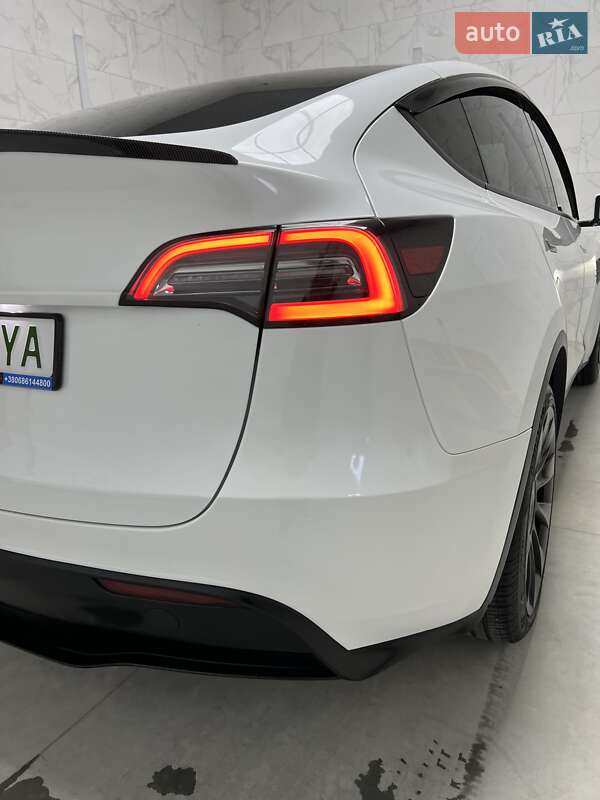 Внедорожник / Кроссовер Tesla Model Y 2024 в Могилев-Подольске