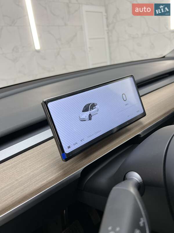 Внедорожник / Кроссовер Tesla Model Y 2024 в Могилев-Подольске