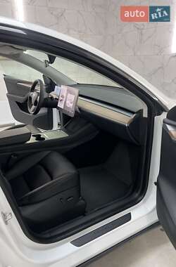 Внедорожник / Кроссовер Tesla Model Y 2024 в 
