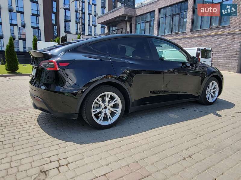 Позашляховик / Кросовер Tesla Model Y 2020 в Івано-Франківську