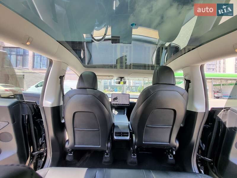 Позашляховик / Кросовер Tesla Model Y 2020 в Івано-Франківську