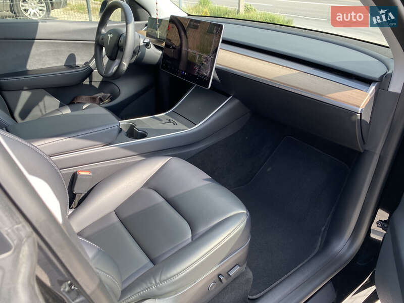 Внедорожник / Кроссовер Tesla Model Y 2021 в Тернополе