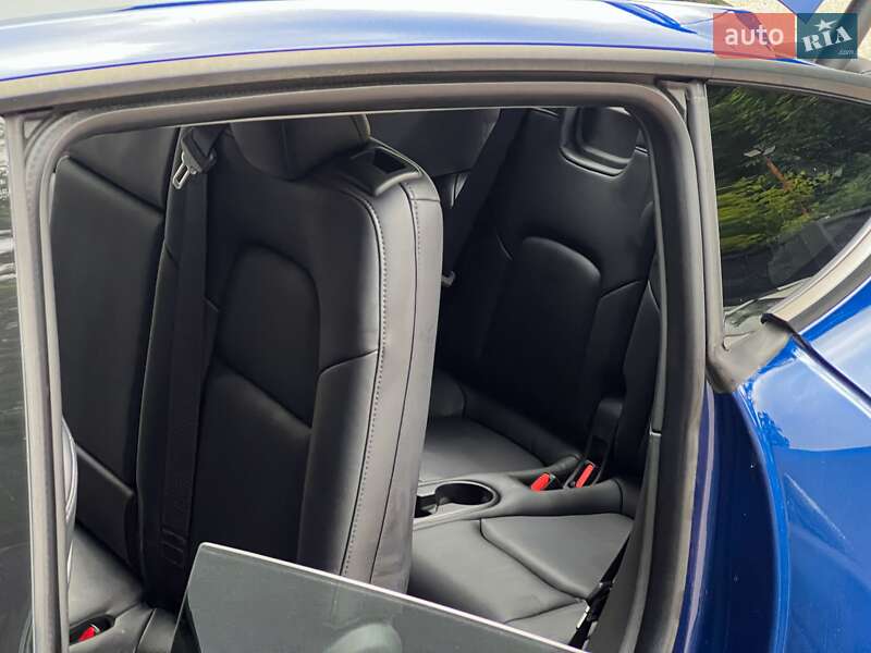Позашляховик / Кросовер Tesla Model Y 2021 в Києві