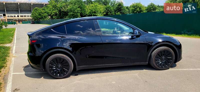 Внедорожник / Кроссовер Tesla Model Y 2023 в Ивано-Франковске