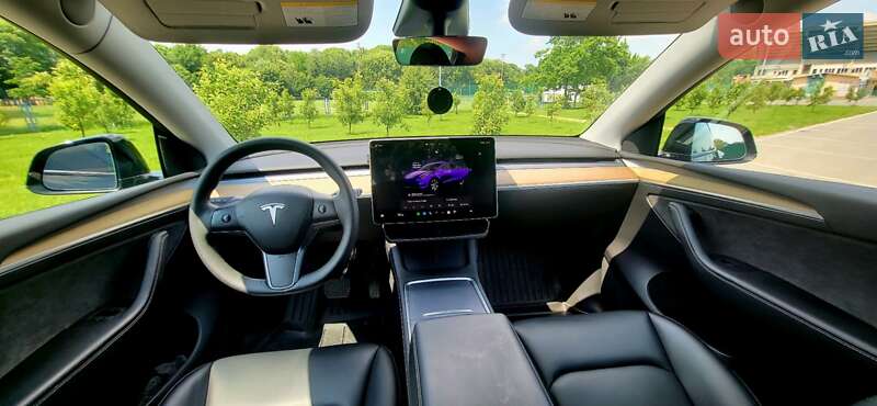 Внедорожник / Кроссовер Tesla Model Y 2023 в Ивано-Франковске
