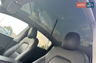 Позашляховик / Кросовер Tesla Model Y 2021 в 