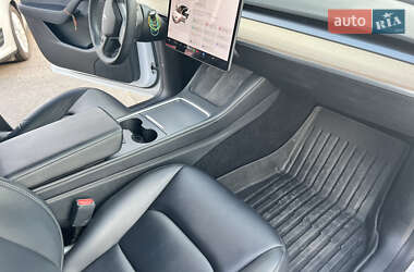Позашляховик / Кросовер Tesla Model Y 2021 в 
