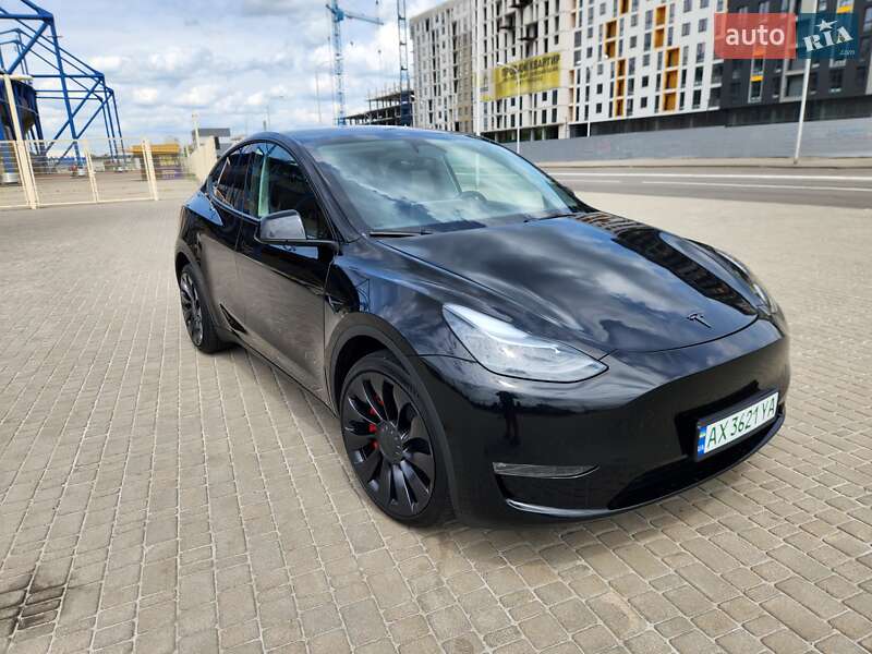 Tesla Model Y 2023